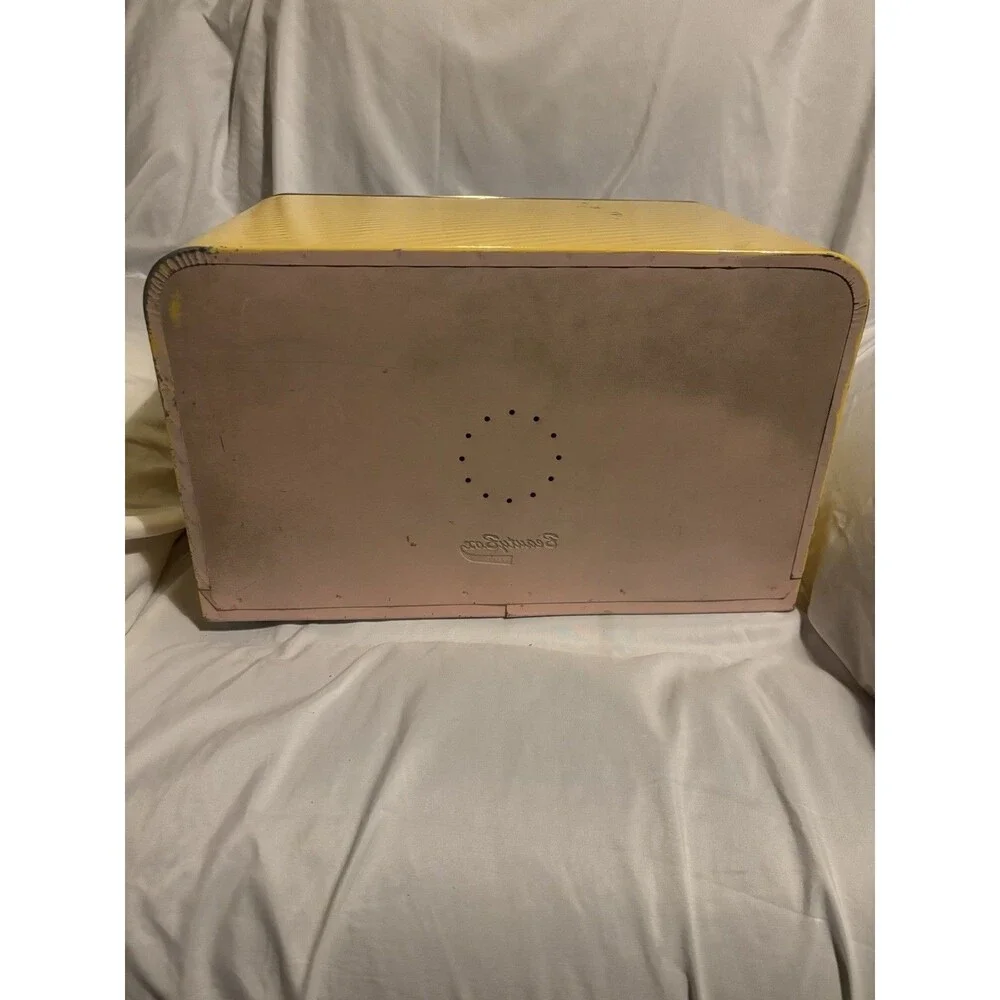 Vintage Lincoln Beauty Ware Yellow Metal Bread Box 1960’s 1970’s Retro